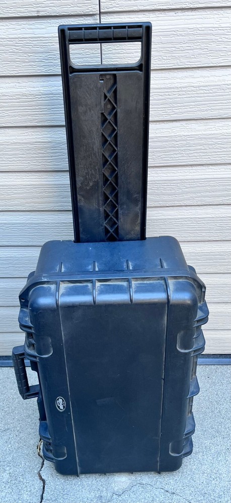 SKB Accessory Case with Pull-Up Handle & Wheels 20″x11.5″x5″ Foam Padded Interio