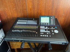 KORG D32XD 32-track 24-bit/96kHz Digital Workstation with 16 Motorized Faders