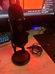 Blue Microphones Yeti USB Microphone Black