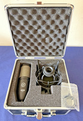 AKG P220 Cardioid Condenser Microphone w/ Shock Mount, XLR Cable, Case TESTED