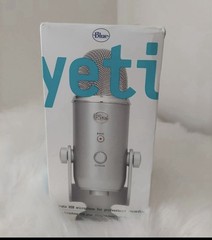Blue Yeti USB Electret Condenser Microphone~ Recording & Streaming~ Silver~ NEW