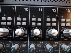 Mackie Onyx 3280 Mixing Console….Good Condition