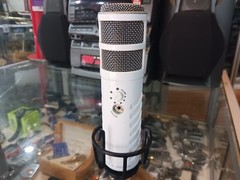RODE PODCASTER MICROPHONE WHITE | MADE IN AUSTRALIA