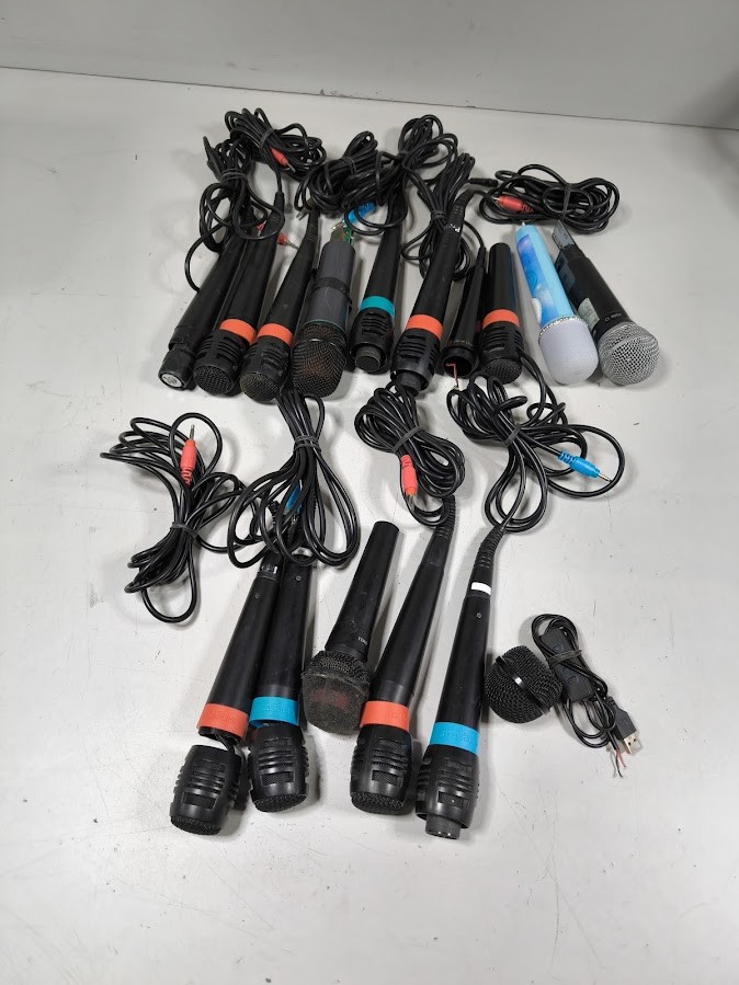 Lot of 20 Microphones for Parts – Various Models & Brands