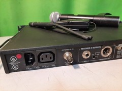 Shure UR4D-UA Wireless Receiver Kit 782-806 MHz w/ U1-UA Bodypack, (2) Antenna