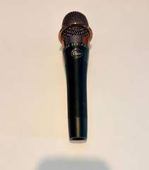Blue Microphones enCORE 200 Cardioid Dynamic Microphone WITH Mount & Tripod