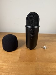 Blue Microphones – Blackout Yeti USB Multi-Pattern Microphone – Black NO CORD