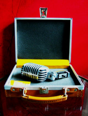 Vintage 1970’s Shure 55SH dynamic cardioid microphone Elvis w case 55S 55 556S