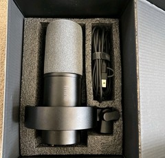 Fifine K688 USB/XLR Wired Dynamic Mic, Unidirectional, Mute, Broadcast