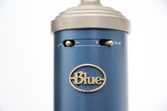 Blue Bluebird SL Condenser Microphone W/ Blue Wooden Case