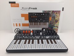 ARTURIA MicroFreak 25-Key Algorithmic Synthesizer Analog Digital Synthesizer