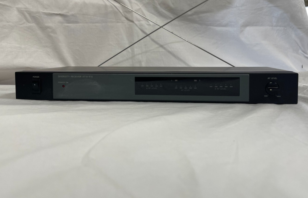 Audio-Technica ATW-R10 – Wireless Microphone Diversity Receiver – Used