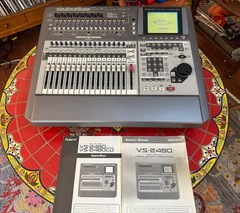 Roland VS-2480 CD 24-Bit 24-Track Digital Studio – EXCELLENT CONDITION LOW USE