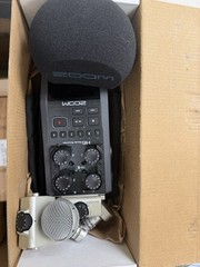 Zoom H6 All Black 6-track Portable Recorder