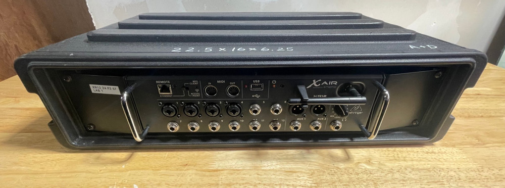 Behringer X AIR XR12 Digital Rack Mountable Mixer with /SKB 2RU Shipping Case