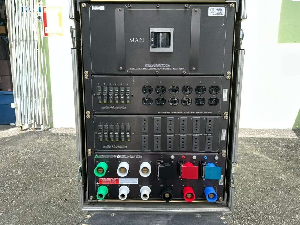 MOTION LABS 400AMP 1300-400A-18-2-01 POWER DISTRO W/ WHEELED CASE# 3492 THS