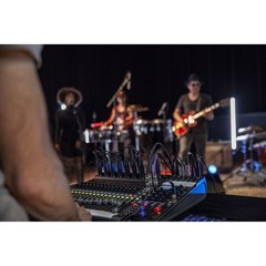 Zoom LiveTrak L-20 20-Channel Digital Mixer & Multitrack Recorder