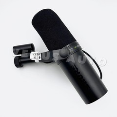 Shure SM7dB Dynamic Microphone Preamp Stream Podcast Recording Black