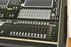 DiGiCo SD7 Digital Console w/Dual Engines, Waves, ST Optical & Road Case CG01048