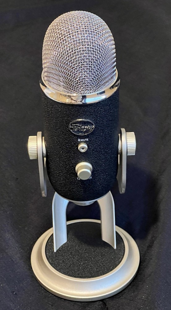 Blue Yeti Pro USB XLR Condenser Microphone Complete Box Barely Used Tested