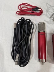 Avantone Pro CV-12 Multi-Pattern Large Capsule Tube Condenser Microphone