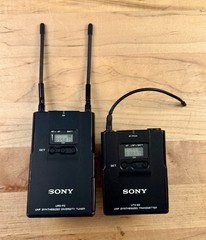 Sony URX-P2 UTX-B2 Wireless Lavalier Microphone System UHF Beltpack Kit – Tested