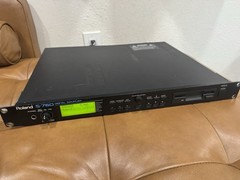 VINTAGE ROLAND MODEL S-760 DIGITAL SAMPLER
