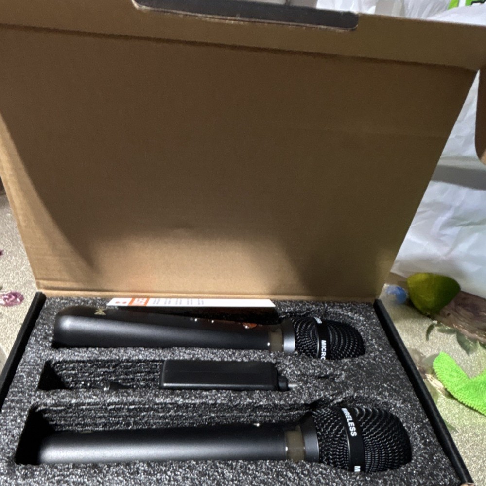 Wireless Handheld/Stand-Held Microphone Set with Receiver, Black, 2 Microphones
