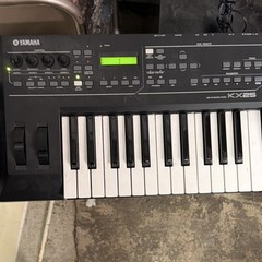 Yamaha KX25 25-Key USB MIDI Keyboard Controller w/ MIDI DIN I/O & DC In