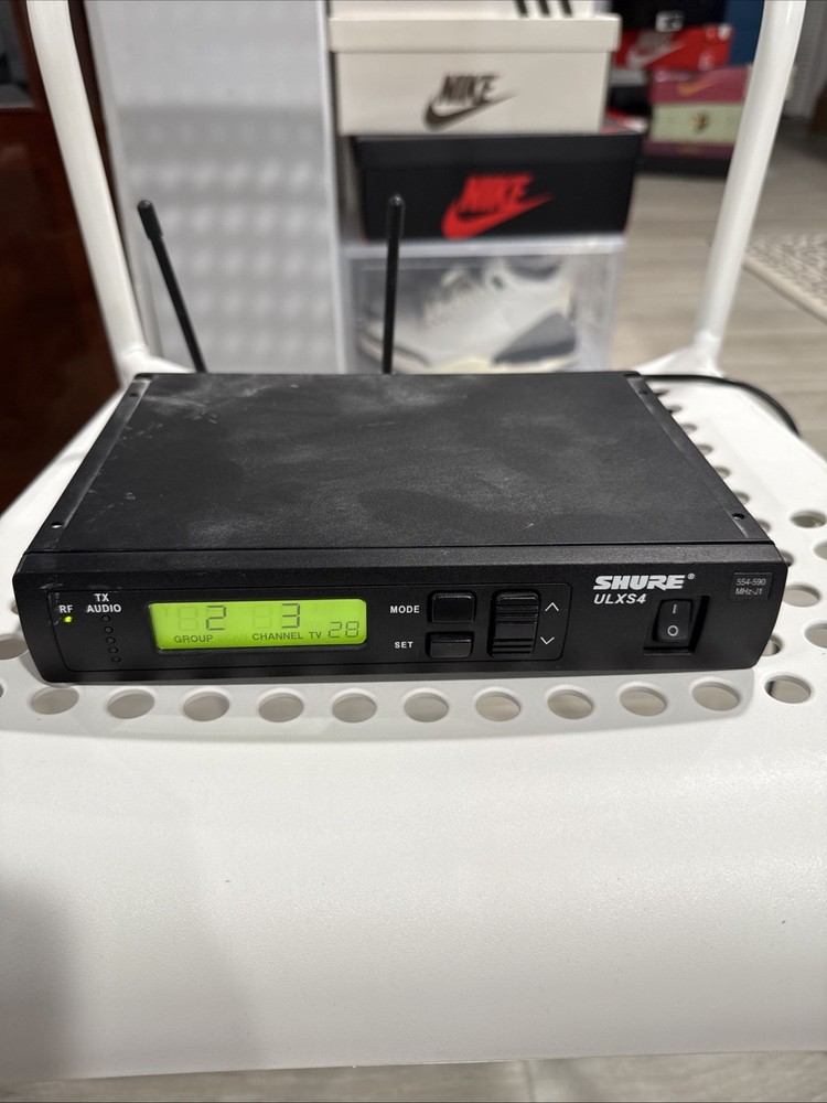 Shure ULXS4 Wireless Standard Receiver 662-698 MHz UNIT ONLY