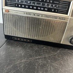 Vintage Crown Model TRF-1200. 3-Band FM/AM 12-Transistor Radio (untested)
