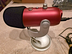Blue Yeti USB Microphone – Red – PC Mac Gaming Recording Streaming Podcast w/Box