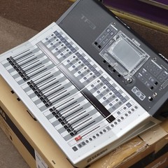 Yamaha TF3 Digital Mixing Console Touchscreen Motorized Faders DEMO + Warranty