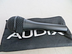 Audix OM2 All Purpose Handheld Hypercardioid Dynamic Vocal Microphone w/ Clip