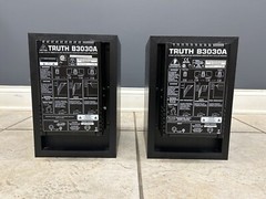 Behringer TRUTH B3030A 2-Way Active Studio Monitors w/ Kevlar Woofer & Tweeter