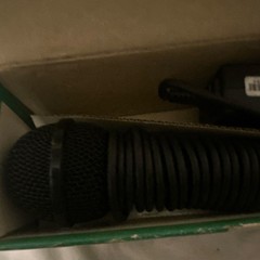 Uni-Directional Dynamic Handheld/Stand-Held Wired Microphone, Black