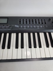 M-Audio Axiom 25-Key Semi-Weighted USB Midi Keyboard Controller No Power Cord