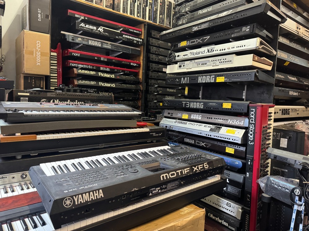 Yamaha Motif XF6 keyboard 61 keys XF ARMENS