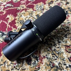 Shure SM7dB Dynamic Vocal Microphone Built-in Preamp Cardioid Podcast Streaming