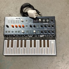 ARTURIA MICROFREAK Hybrid Keyboard Synthesizer – 25 KEYS EXCELLENT CONDITION