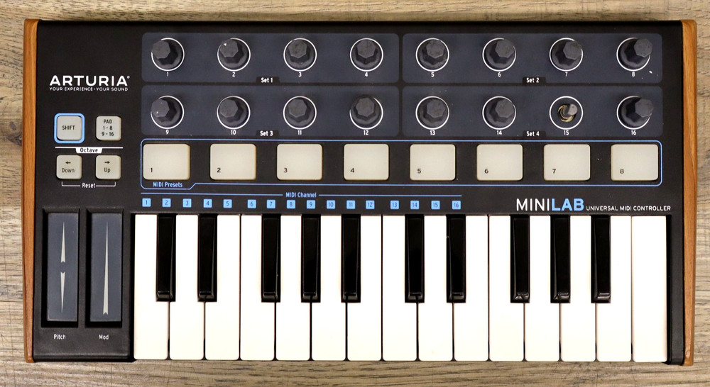 Arturia MiniLab USB MIDI Keyboard Controller 25-Key Wood Sides