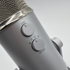 Blue Yeti Professional USB Condenser Microphone with Stand – Silver