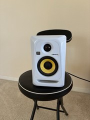 KRK Systems Rokit Powered 4 White Active Studio Monitor 4in 70W RP4G3W-NA