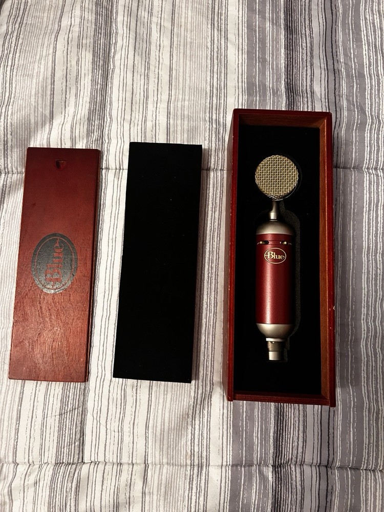 Blue Microphones Spark SL Large Studio Condenser Microphone – Red