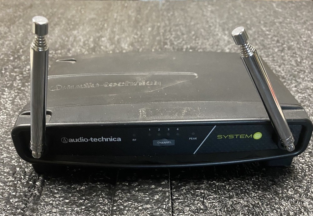 Audio-Technica System 9 4-Channel Wireless Microphone System ATW-R900