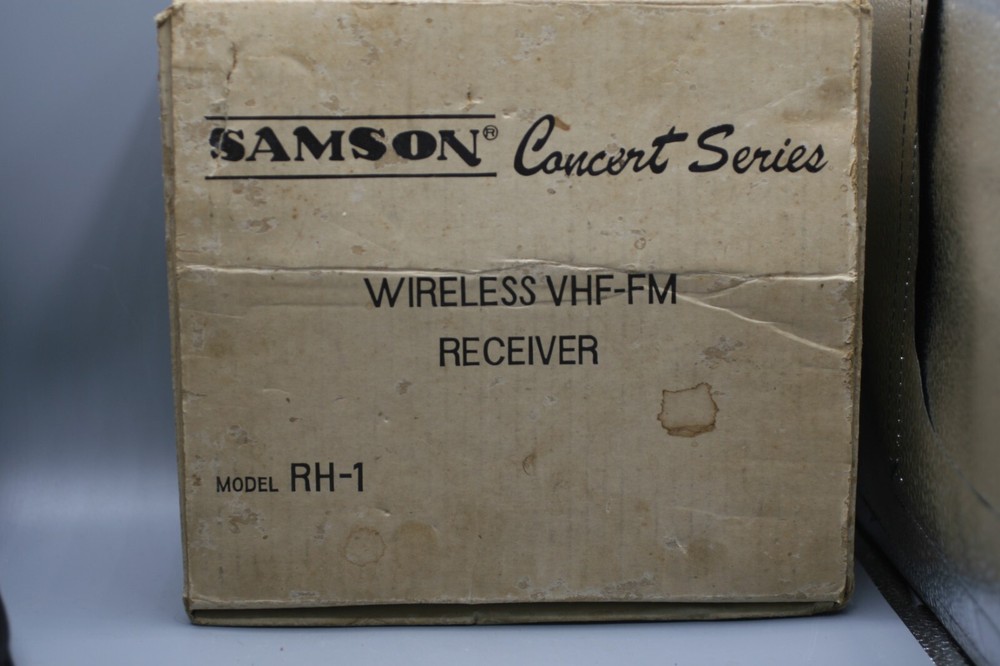 Samson (RH-1) Concert Series 177.6MHz AC120V 60Hz 5W VHF FM Wireless Receiver M1