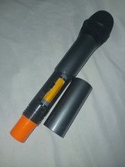 2 UHF/VHF Handheld Wireless Microphones, Tested, Working, Hotec & Bietrun