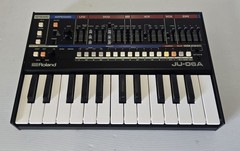 Roland Boutique JU-06A Synthesizer and K-25m Keyboard