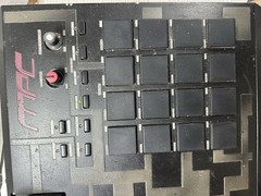 Akai MPC 2000 XL Sampler & Sequencer Black