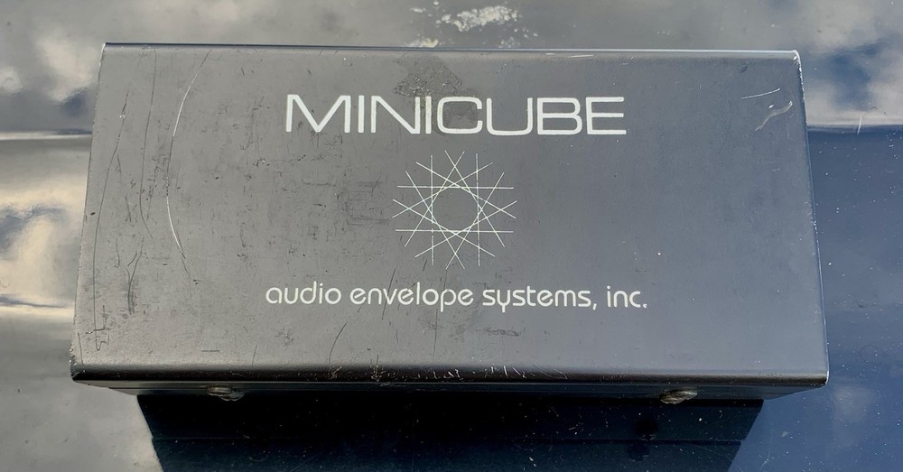 Audio Envelope Systems MINICUBE MC 220 ACTIVE Direct Box. D.I.